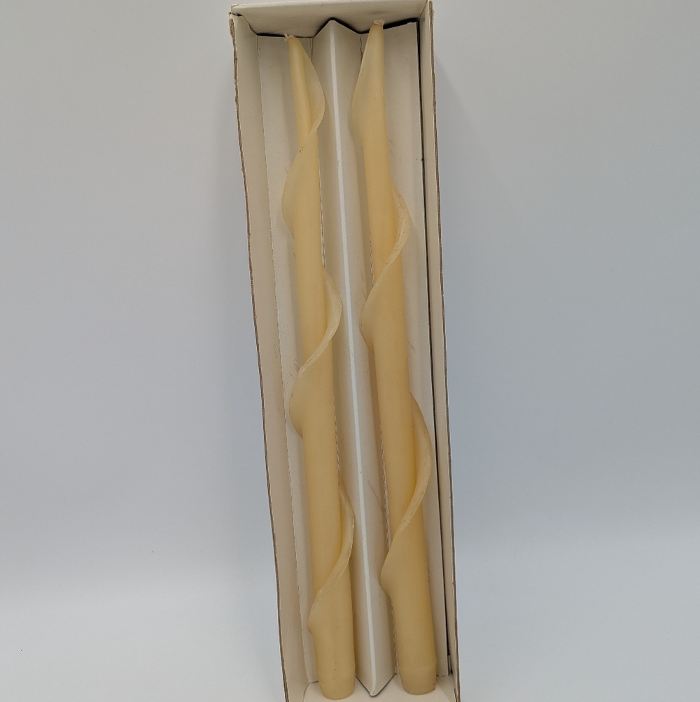 Vintage Del Mar 100% Beeswax Sculptured Taper Candles Pair Spiral MCM Cream 15"